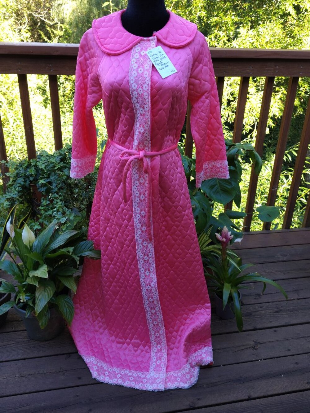 Vintage 70's Komar Pink Quilted Robe union made size 14-16 (item A17)